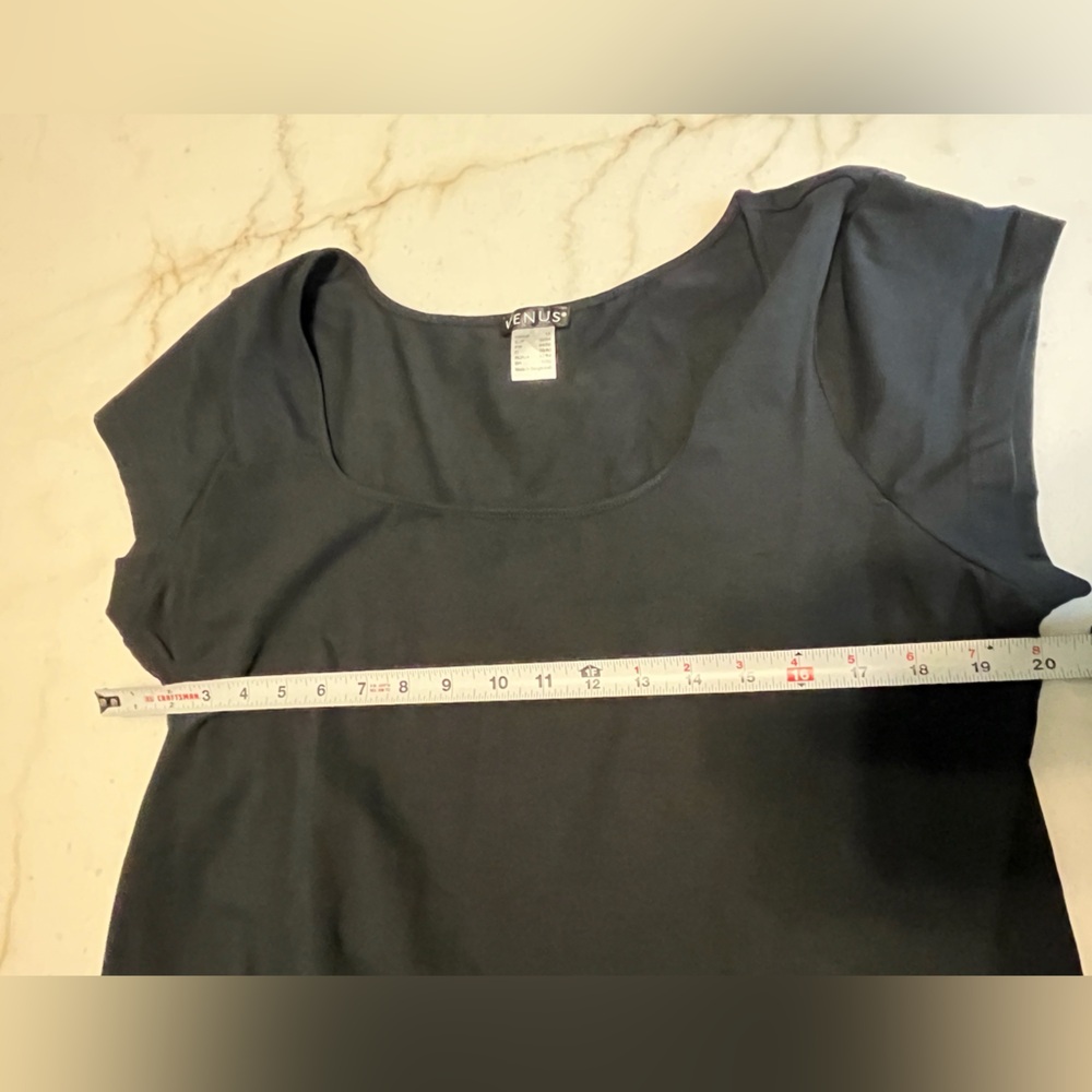 Women's Black basic tee - Picture 6 of 6